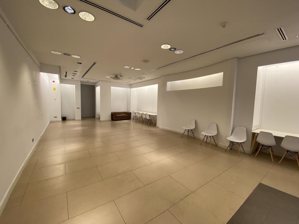 Hotel Madanis Liceo Οσπιταλέτ ντε Λιοβρεγάτ Εξωτερικό φωτογραφία