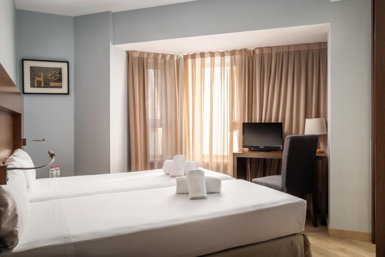 Hotel Madanis Liceo Οσπιταλέτ ντε Λιοβρεγάτ Εξωτερικό φωτογραφία