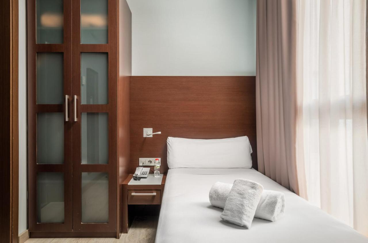 Hotel Madanis Liceo Οσπιταλέτ ντε Λιοβρεγάτ Εξωτερικό φωτογραφία