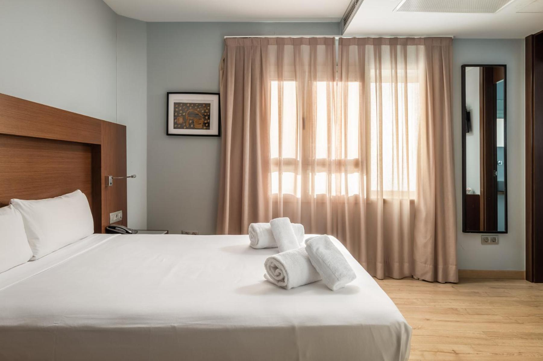 Hotel Madanis Liceo Οσπιταλέτ ντε Λιοβρεγάτ Εξωτερικό φωτογραφία