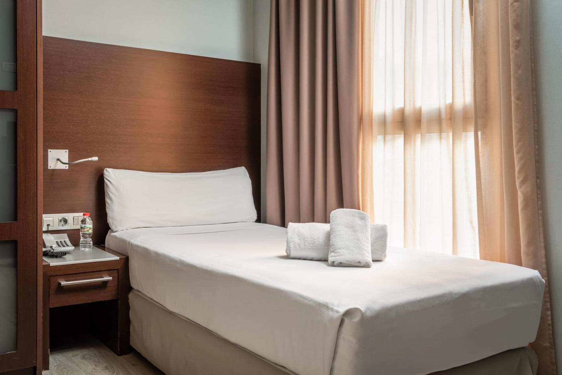 Hotel Madanis Liceo Οσπιταλέτ ντε Λιοβρεγάτ Εξωτερικό φωτογραφία