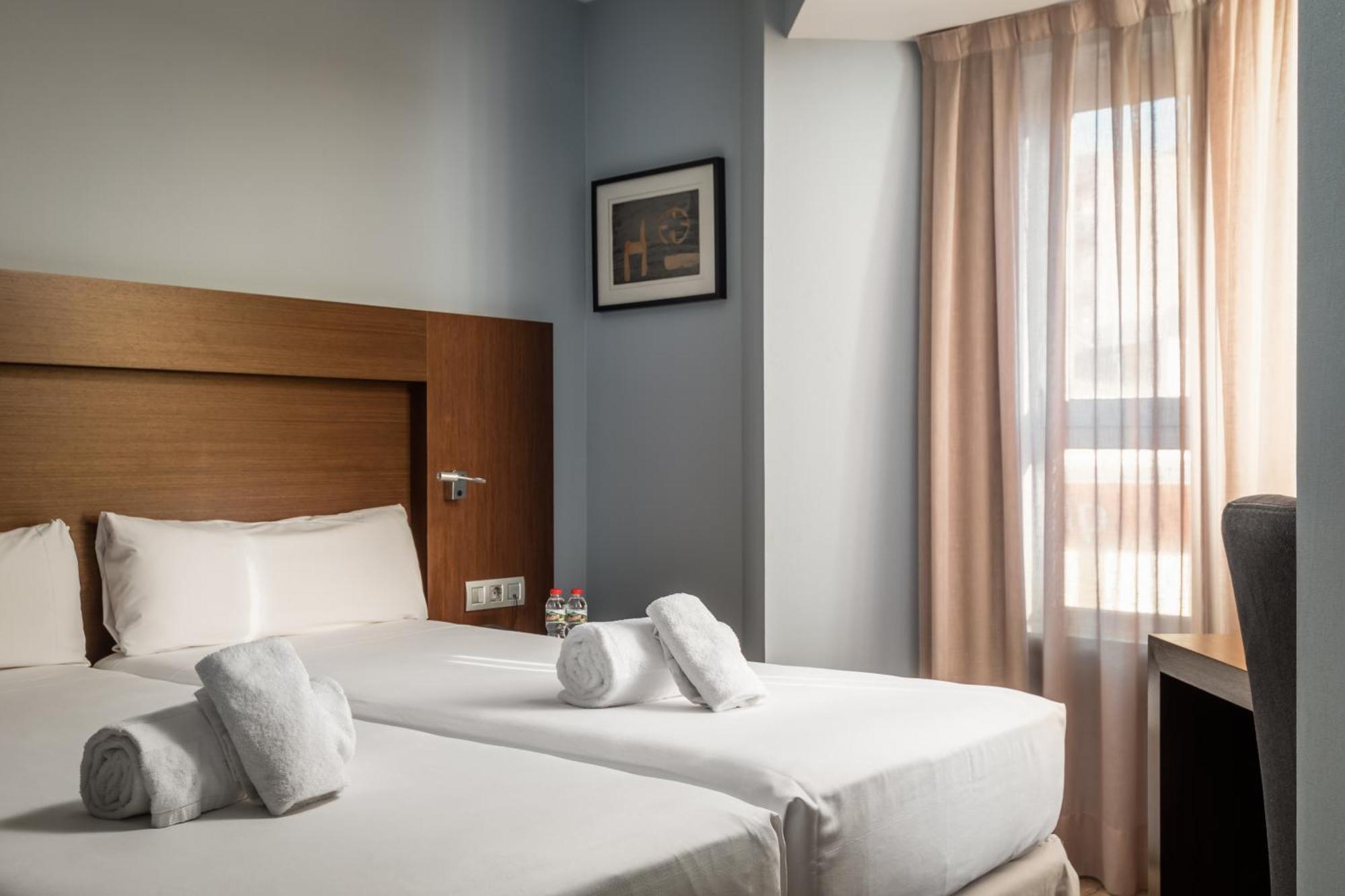 Hotel Madanis Liceo Οσπιταλέτ ντε Λιοβρεγάτ Εξωτερικό φωτογραφία