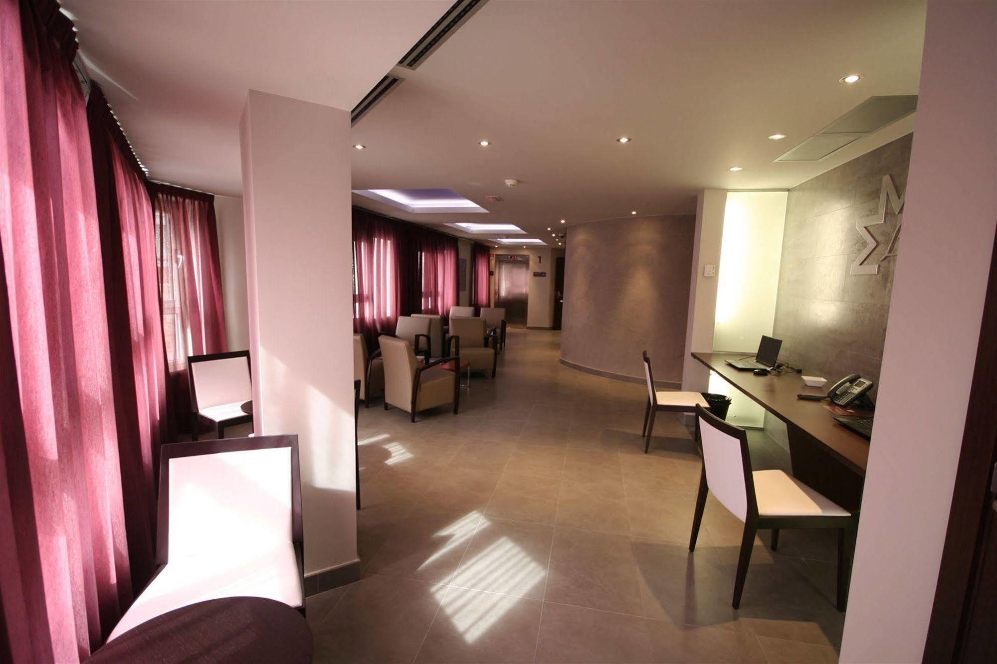 Hotel Madanis Liceo Οσπιταλέτ ντε Λιοβρεγάτ Εξωτερικό φωτογραφία